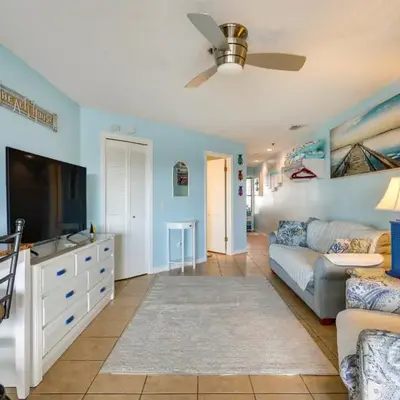 Panama City Beach Getaway - Walk to Beaches!