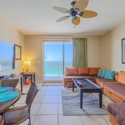 Beachfront Stunning view 100 ft long swimming pool