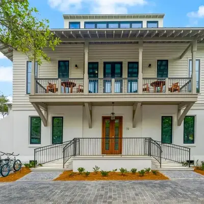 Chloe's Cottage and Carriage House