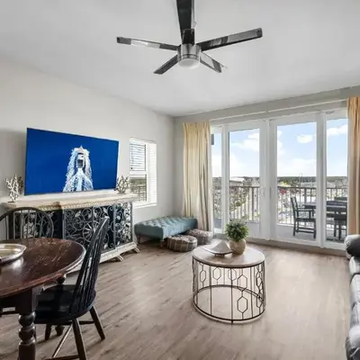 Laketown Wharf #0938