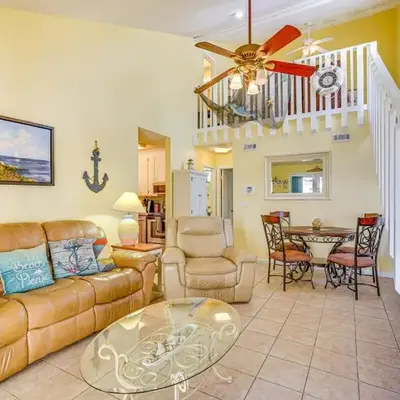 Cheerful 1-bedroom townhouse with spacious loft